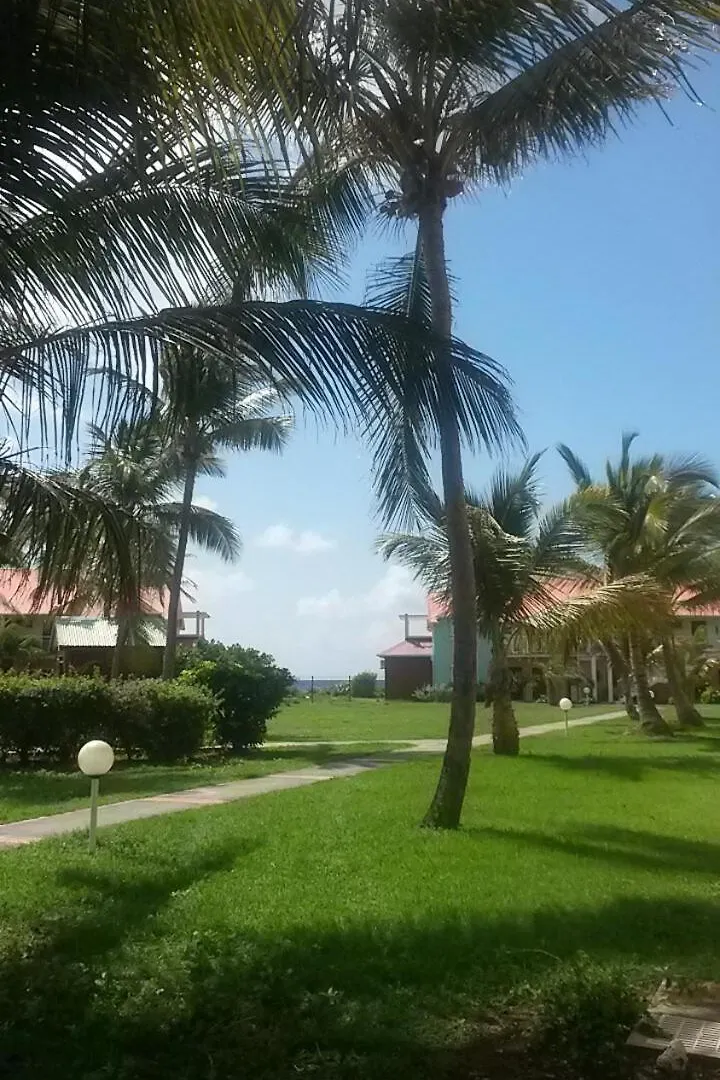 75M2, 2 Bedrooms ,Beachfront, 2 Garden Pools Saint-Francois  0*, Saint-Francois (Grande-Terre) Guadalupe